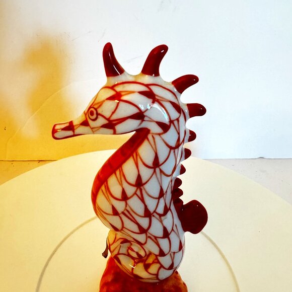 Coral Seahorse 5" Figurine White Fishnet Pattern Porcelain Andrea by Sadek - Picture 2 of 10